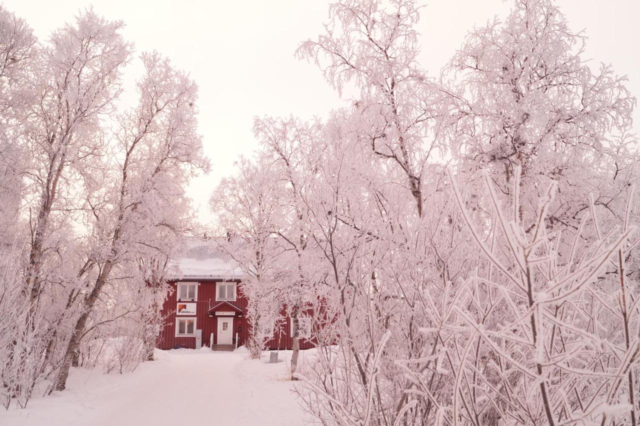 Abisko Net Hostel & Huskies エクステリア 写真